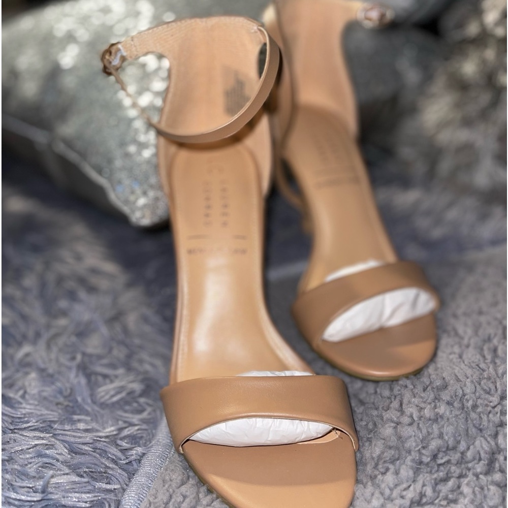 Shoes 👡 - Picture 3 of 6
